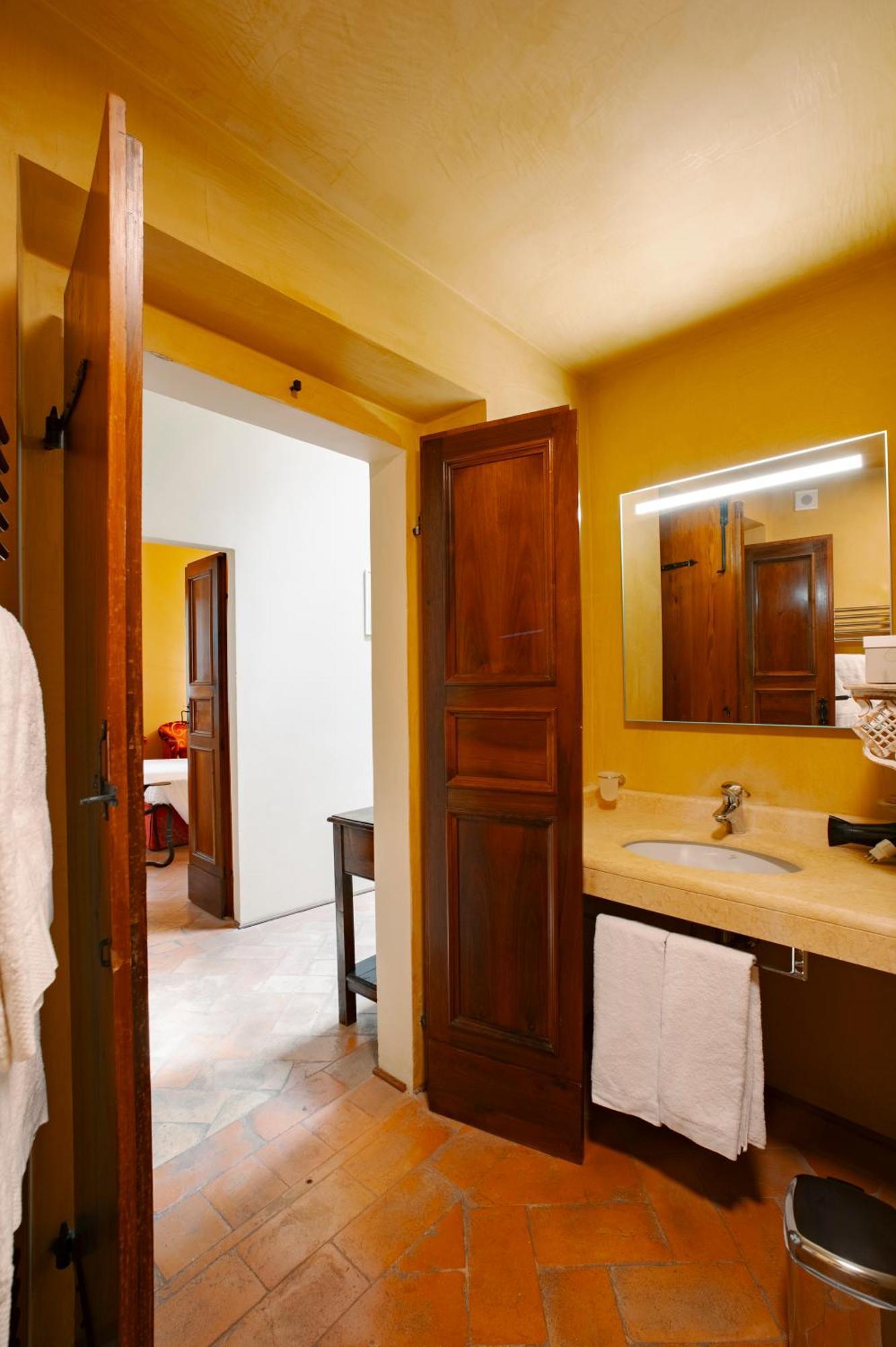 Urbino Apartments - Palazzo Paltroni Studio ภายนอก รูปภาพ