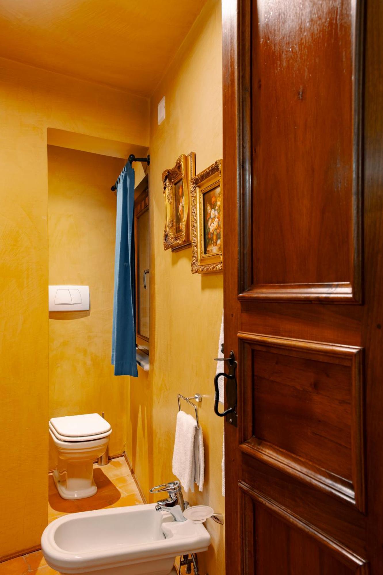 Urbino Apartments - Palazzo Paltroni Studio ภายนอก รูปภาพ